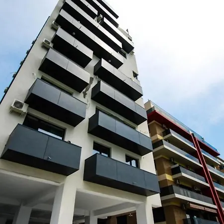 Mamaia Central Studio *