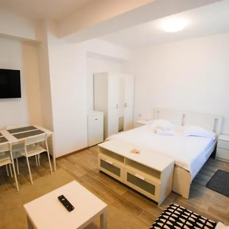 Mamaia Central Studio