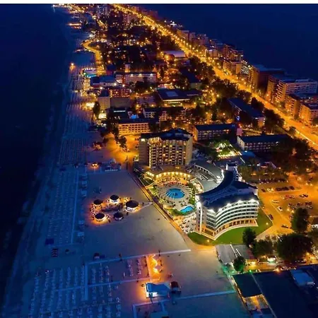 Mamaia Central Studio Apartmán *